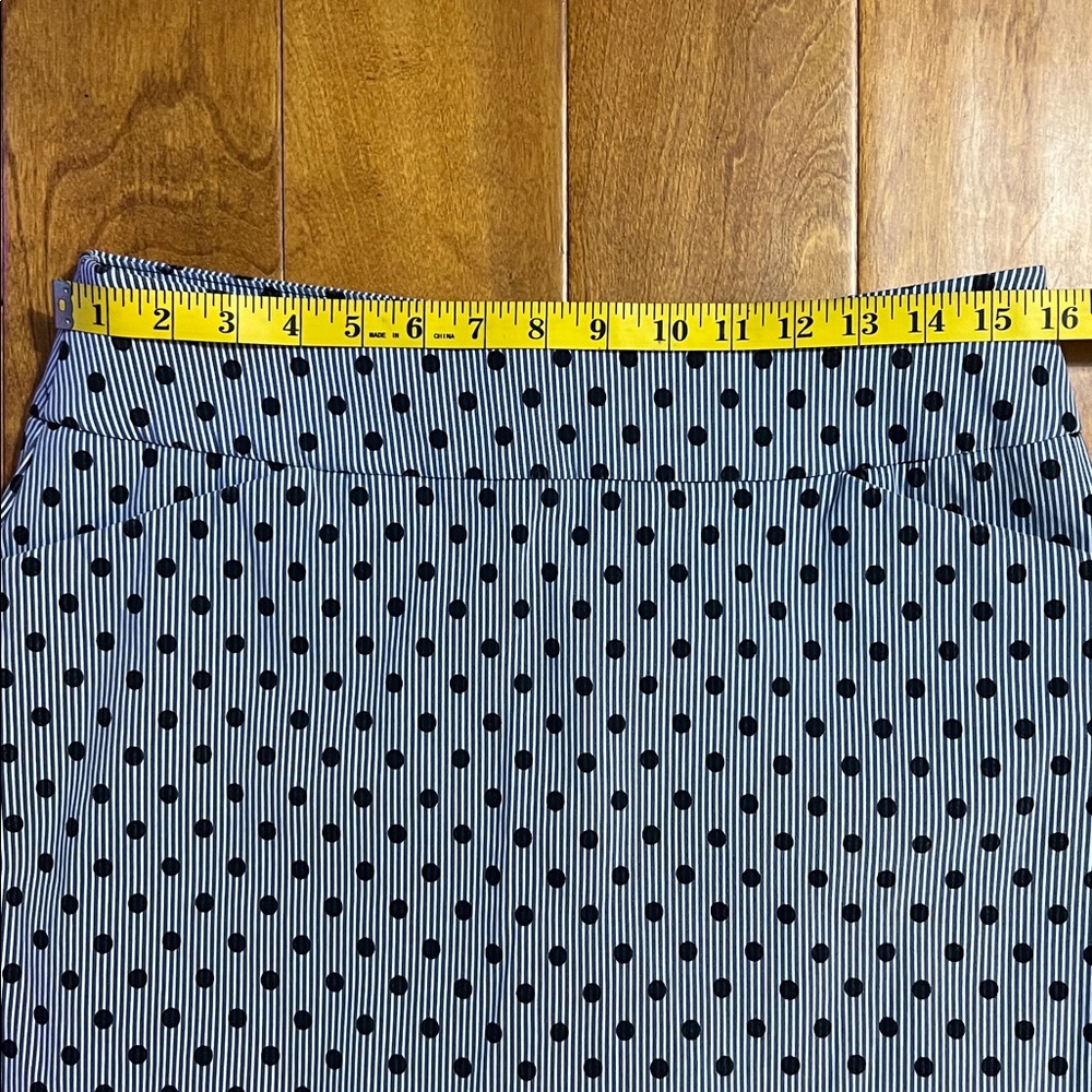 Charter Club Polka Dot Athletic Skort Size 8 Navy Athleisure Coastal Nautical - Picture 3 of 8